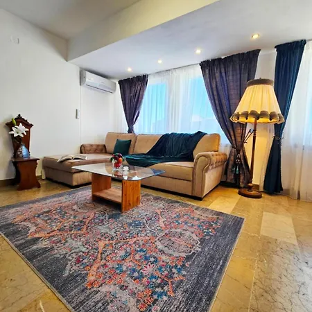 Kaprice Studio Urban Grace Parkside View Terrace شقة بوخارست